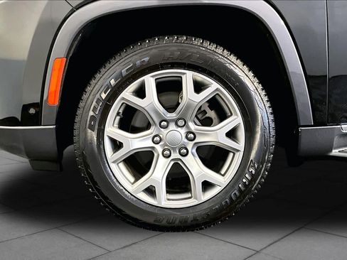 Used 2022 Jeep Wagoneer Series II AWD/4WD image 10