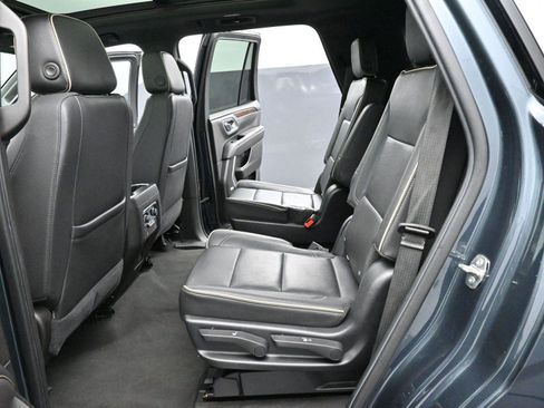 Used 2021 Chevrolet Tahoe Premier w/ Premium Package image 33