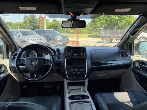 Used 2019 Dodge Grand Caravan SXT FWD image 20