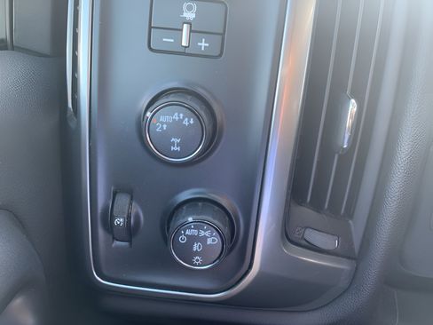 Used 2018 Chevrolet Silverado 1500 LT w/ All Star Edition AWD/4WD image 8