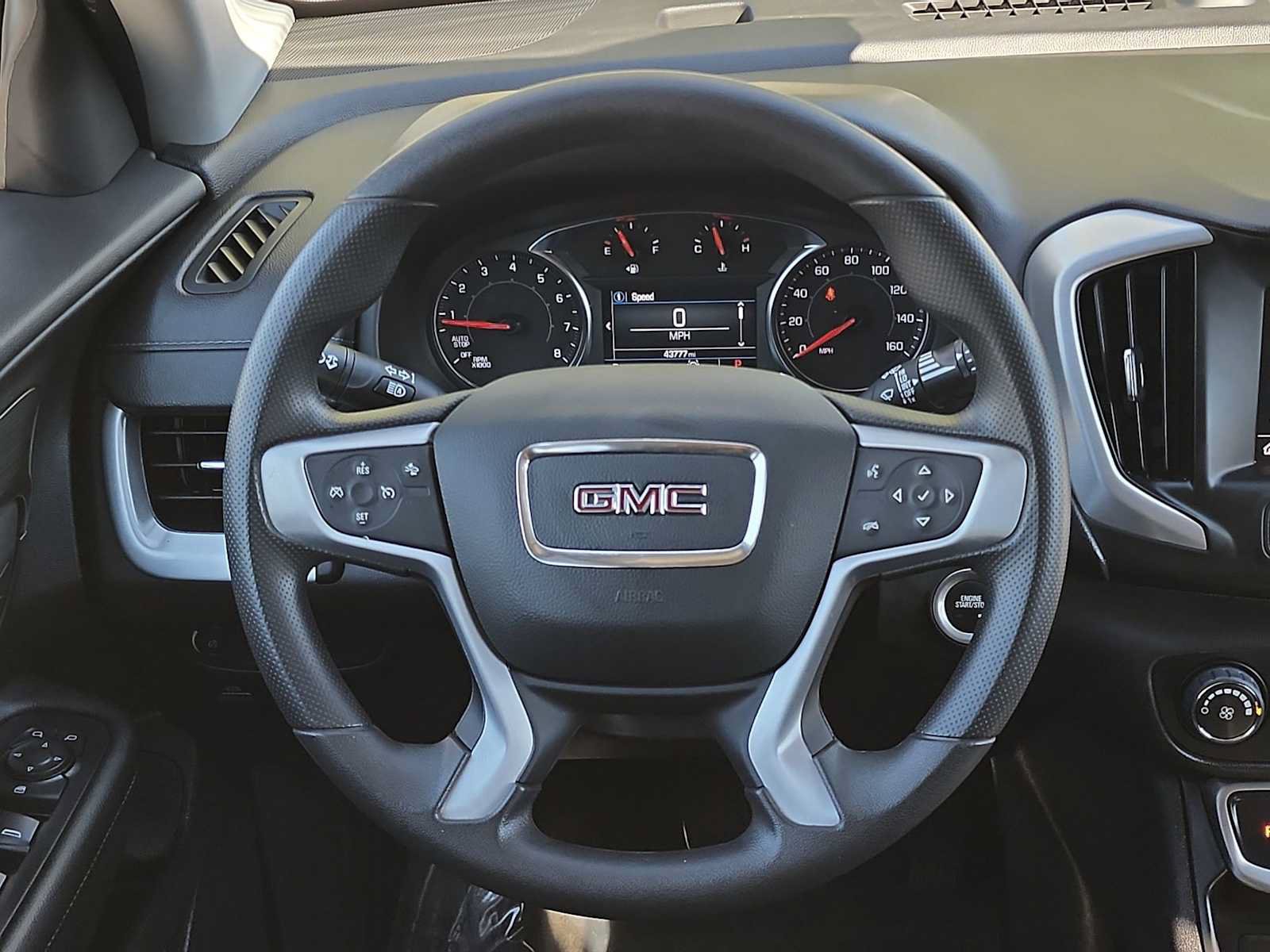Used 2024 GMC Terrain SLE FWD image 27