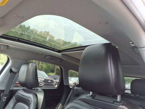 Used 2022 Lincoln Corsair AWD w/ Premium Package image 13