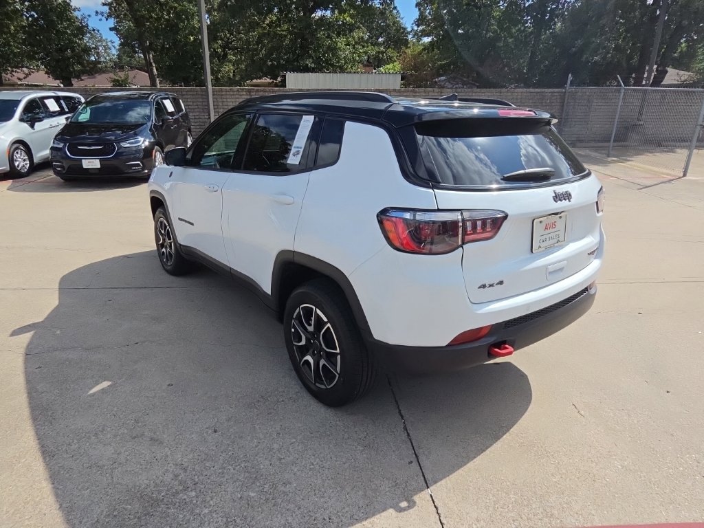Used 2025 Jeep Compass Trailhawk AWD/4WD image 8