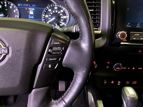 Used 2022 Nissan Frontier SV AWD/4WD image 13