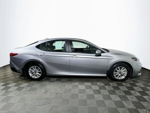 Used 2025 Toyota Camry LE AWD/4WD image 8