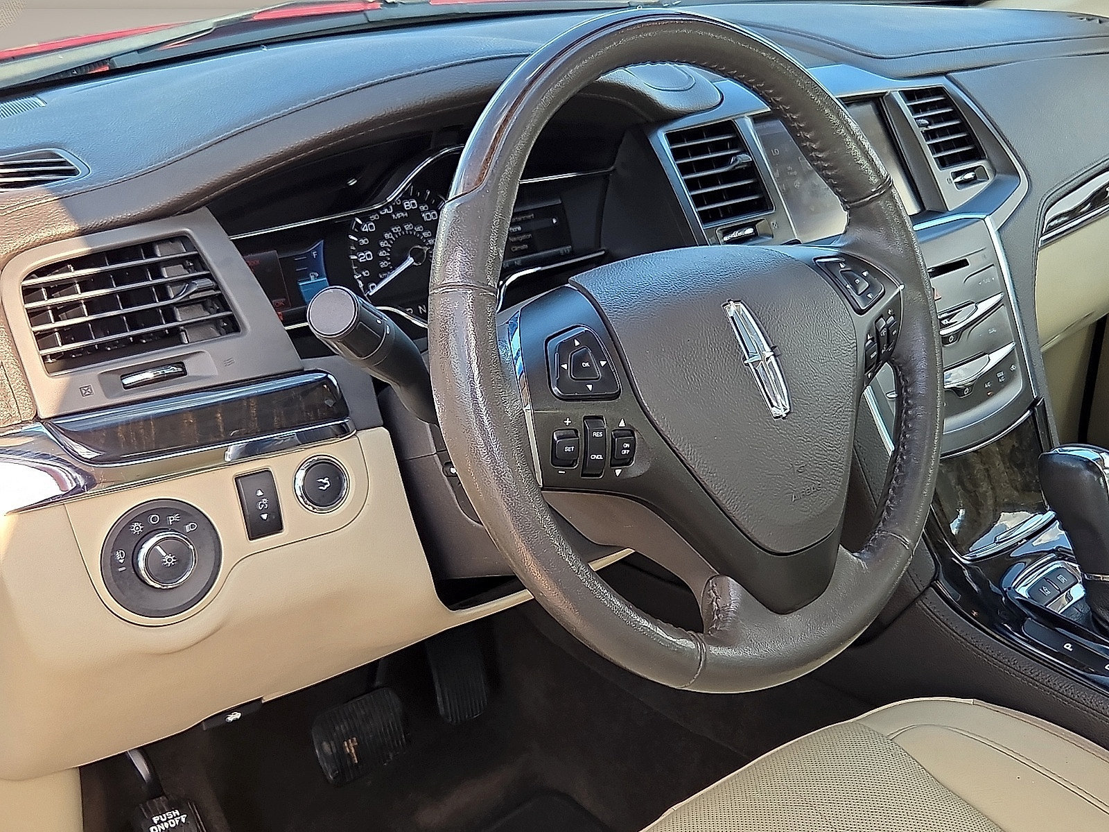 Used 2013 Lincoln MKS FWD image 14