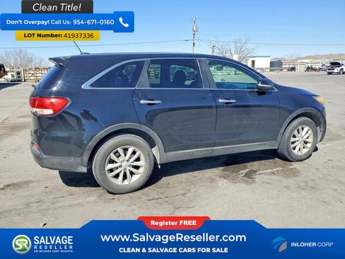 Used 2017 Kia Sorento L image 4