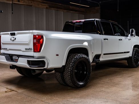 Used 2024 Chevrolet Silverado 3500 High Country w/ Technology Package image 10