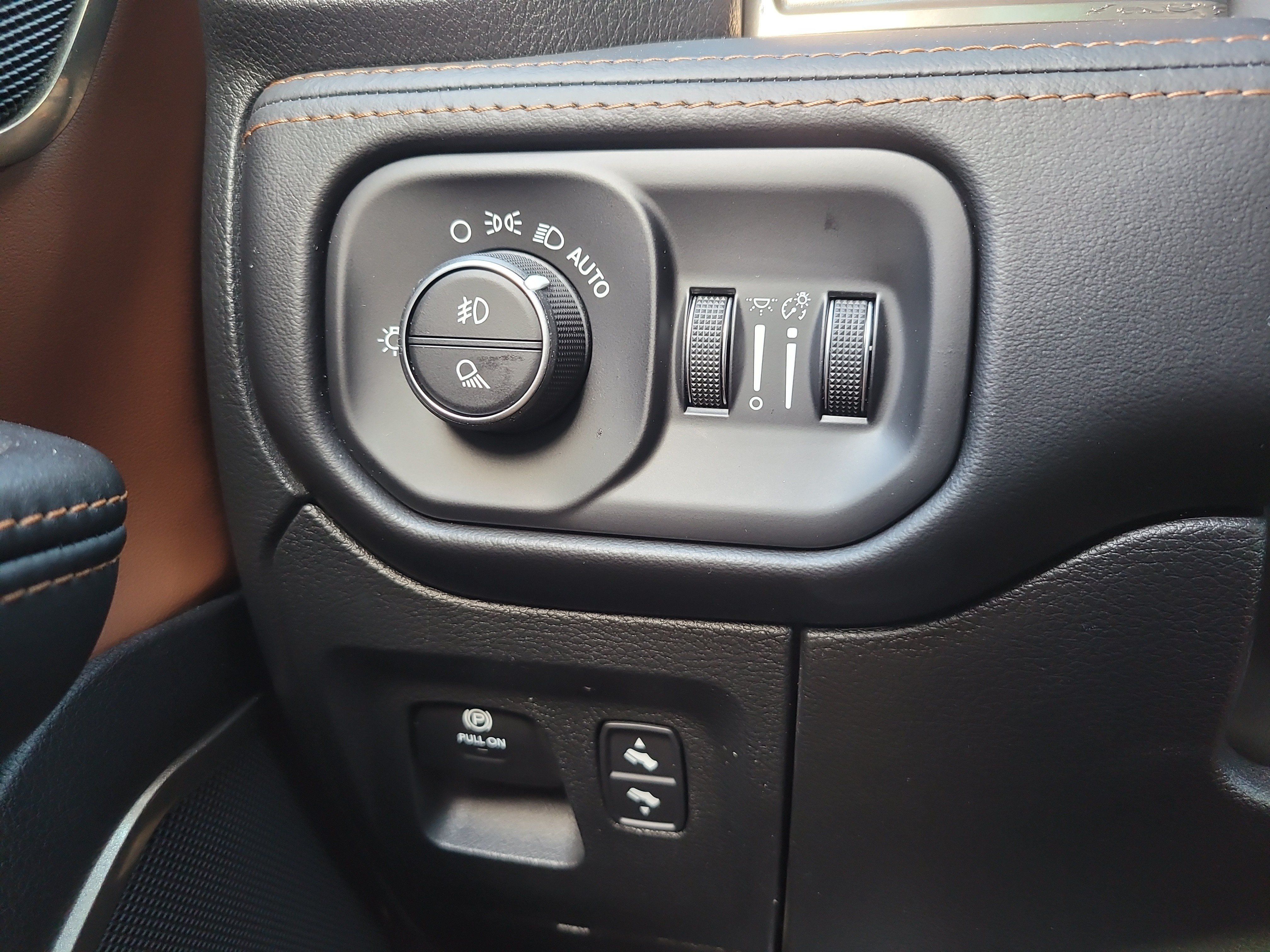 Used 2023 RAM 1500 Limited AWD/4WD image 31