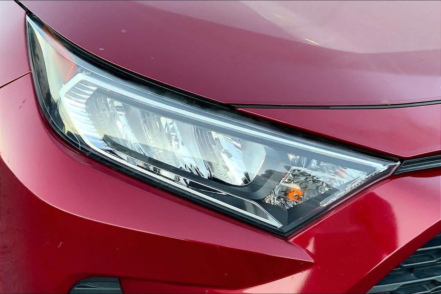 Used 2021 Toyota RAV4 XLE FWD image 24