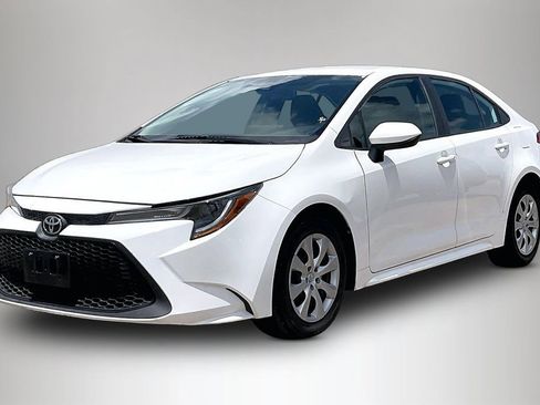 Used 2021 Toyota Corolla LE FWD image 2