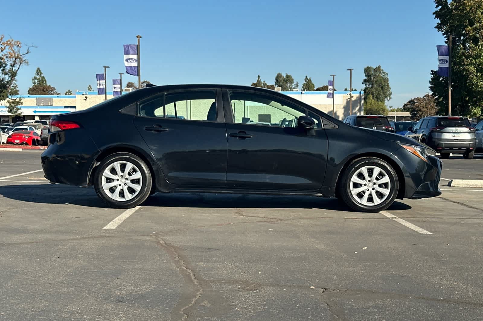 Used 2021 Toyota Corolla LE FWD image 9