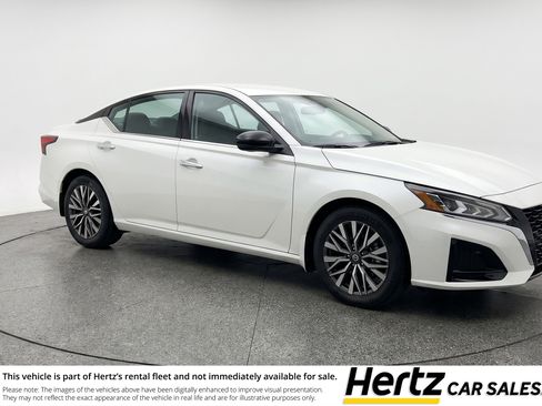 Used 2025 Nissan Altima 2.5 SV FWD image 1