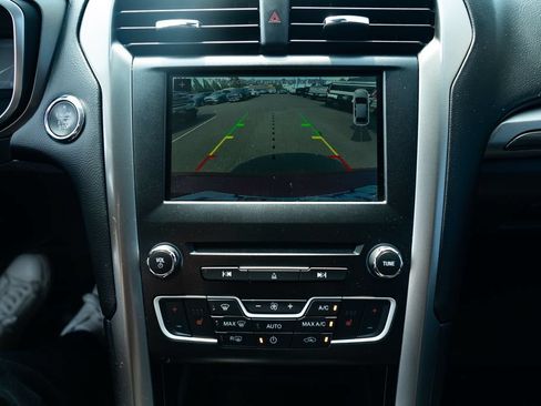 Used 2017 Ford Fusion Energi SE FWD image 15
