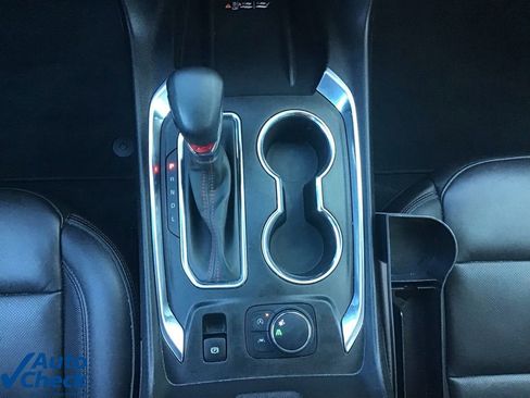 Used 2023 Chevrolet Traverse RS image 39