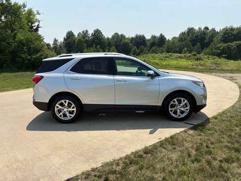 Used 2020 Chevrolet Equinox Premier FWD image 10