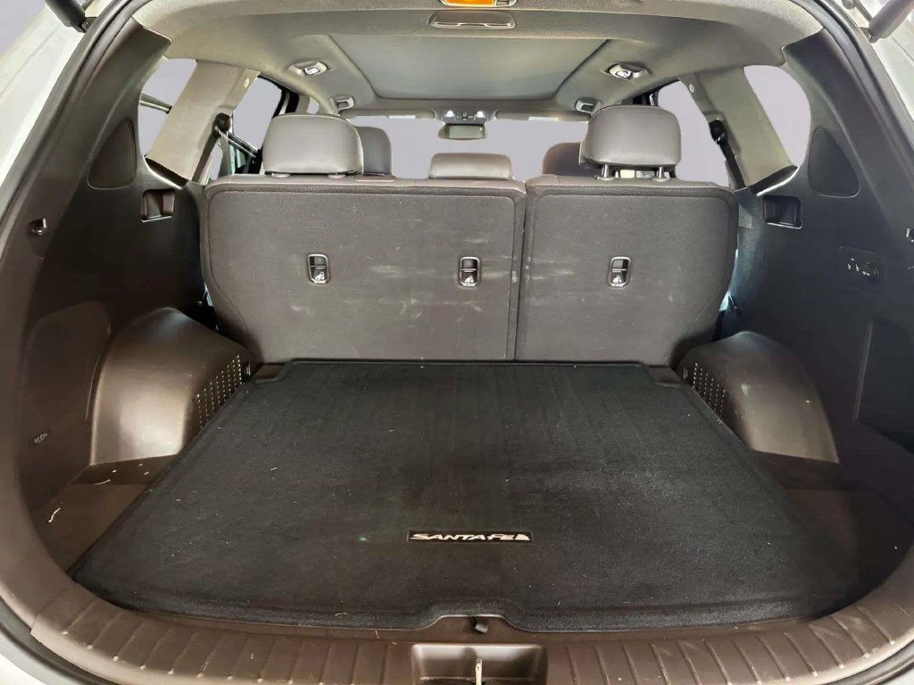 Used 2019 Hyundai Santa Fe Limited FWD image 11