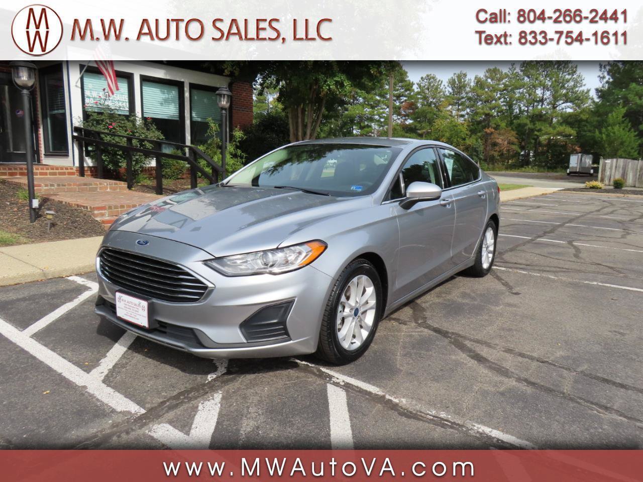 Used 2020 Ford Fusion SE FWD image 1