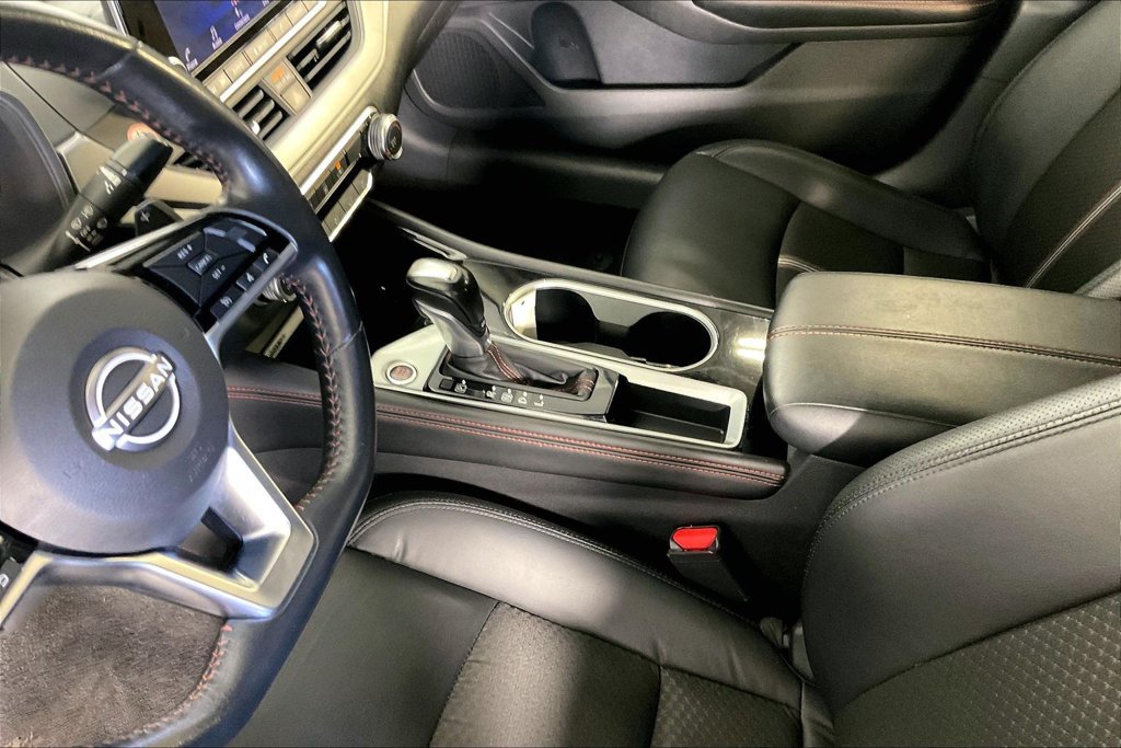 Used 2024 Nissan Altima 2.5 SR FWD image 16