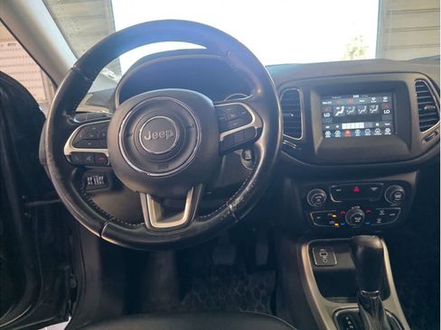 Used 2020 Jeep Compass Latitude FWD image 19
