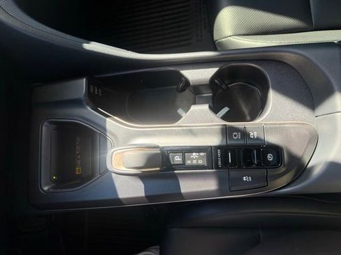 Used 2023 Toyota Crown XLE image 27