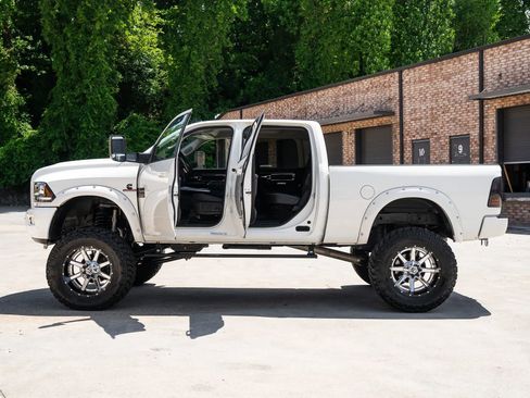 Used 2016 RAM 3500 Laramie w/ Sport Appearance Group AWD/4WD image 6