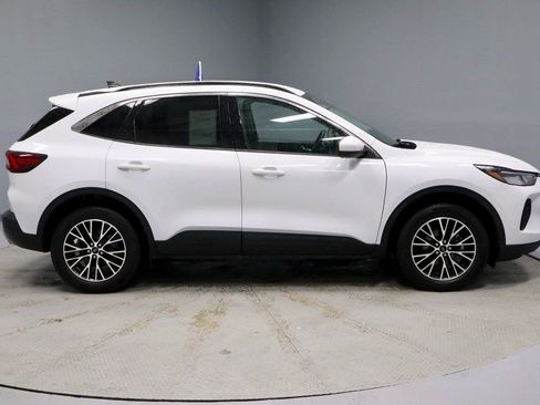 Certified 2023 Ford Escape SE image 13