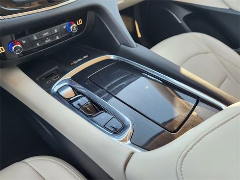 Used 2023 Buick Enclave Essence w/ Sport Touring Edition image 22
