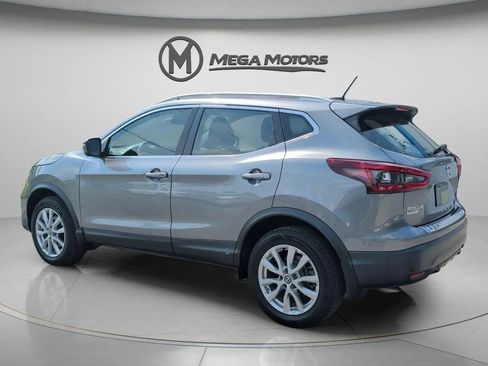 Used 2021 Nissan Rogue Sport SV FWD image 4