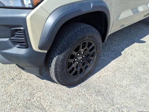Used 2023 Chevrolet Colorado Trail Boss w/ Advanced Trailering Package AWD/4WD image 4