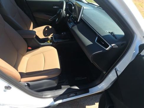 Used 2026 Toyota Corolla Cross XLE image 29
