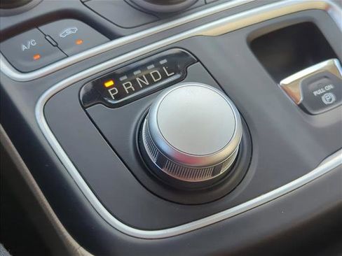 Used 2017 Chrysler 200 Limited Platinum image 17