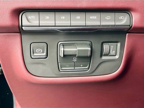 New 2026 Cadillac Escalade ESV Sport w/ Touring Package AWD/4WD image 19
