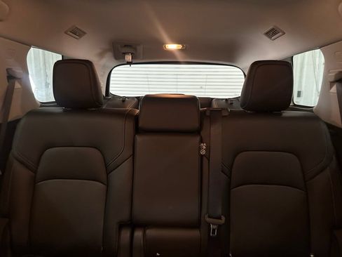 Used 2025 Nissan Pathfinder SL w/ Black Appearance Package FWD image 10