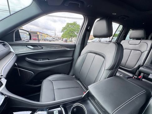 New 2026 Jeep Grand Cherokee L Limited AWD/4WD image 14