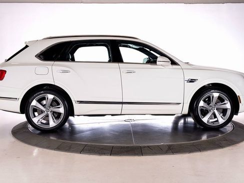 Used 2019 Bentley Bentayga image 7
