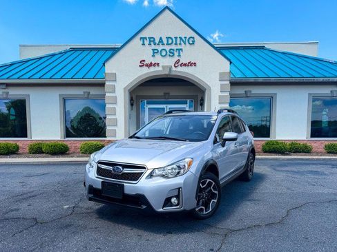 Used 2017 Subaru Crosstrek 2.0i Premium AWD/4WD image 2