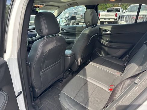Used 2023 Buick Encore GX Essence w/ Experience Buick Package image 11