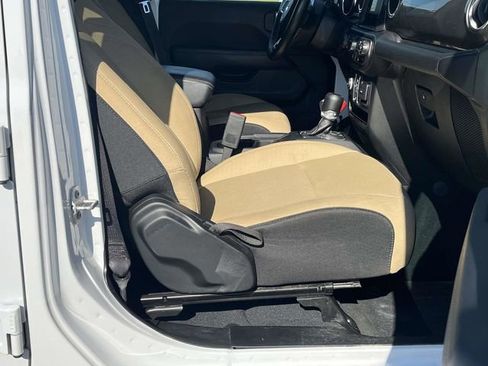 Used 2022 Jeep Wrangler Unlimited Sahara w/ LED Lighting Group image 23