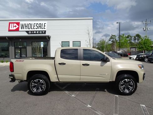 Used 2022 Chevrolet Colorado Z71 RWD image 3