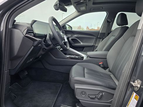 Certified 2025 Audi Q5 Premium w/ Convenience Package AWD/4WD image 11