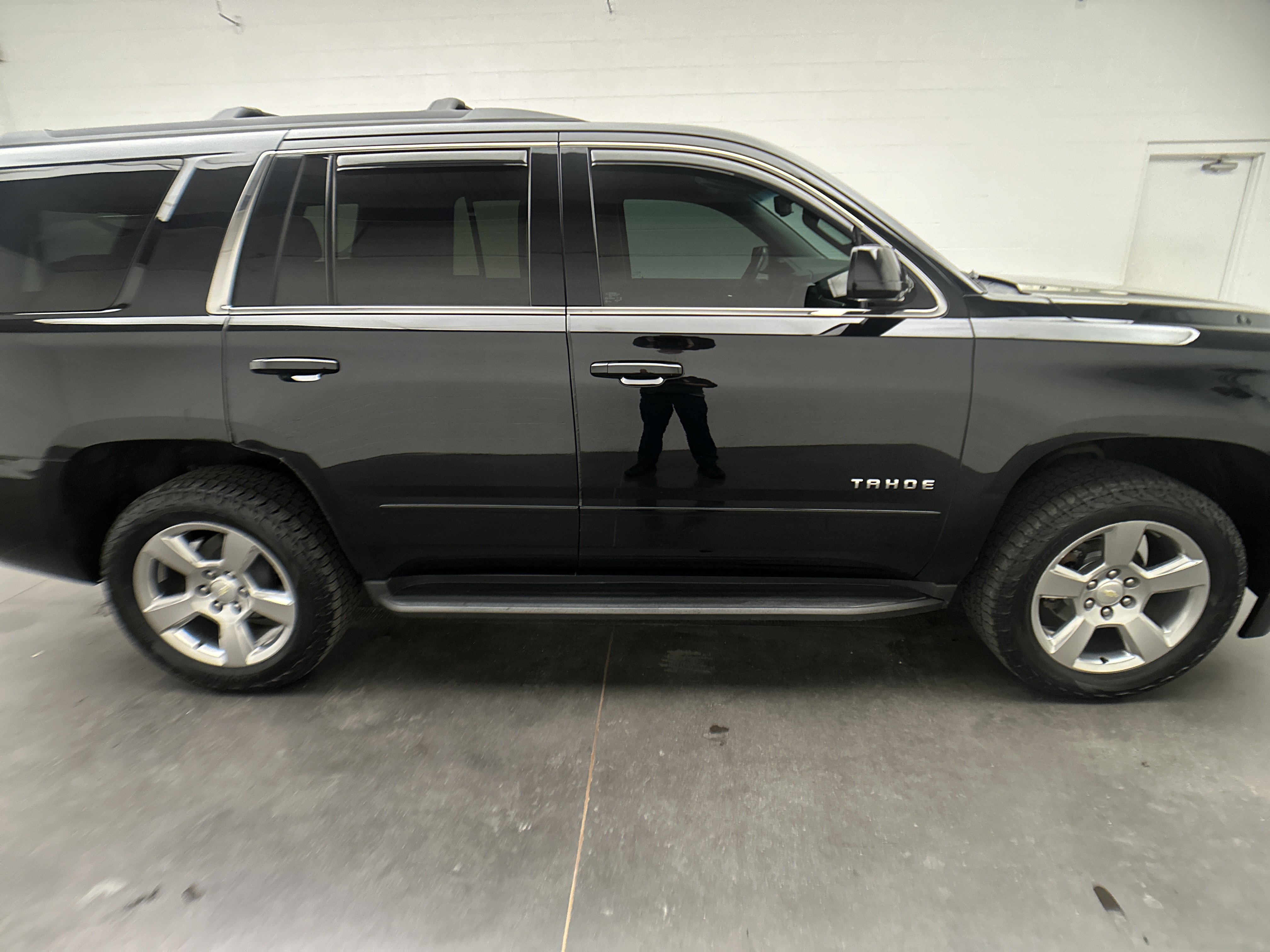 Used 2018 Chevrolet Tahoe LS w/ All-Season Package AWD/4WD image 9