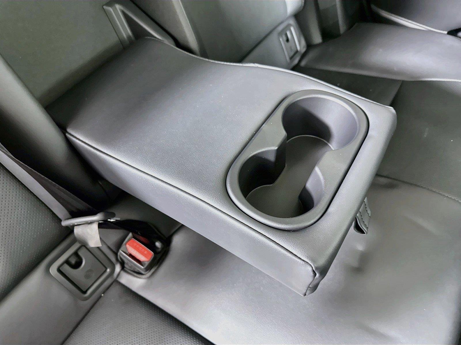 New 2026 Toyota Prius Plug-In Hybrid FWD image 39