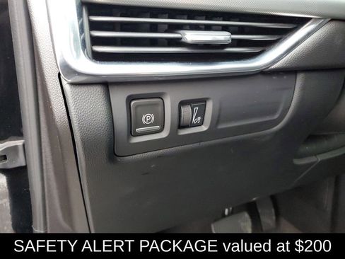 Used 2022 Cadillac XT4 Premium Luxury w/ Enhanced Visibility Package image 11