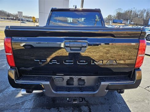Used 2024 Toyota Tacoma 4x4 Double Cab image 6