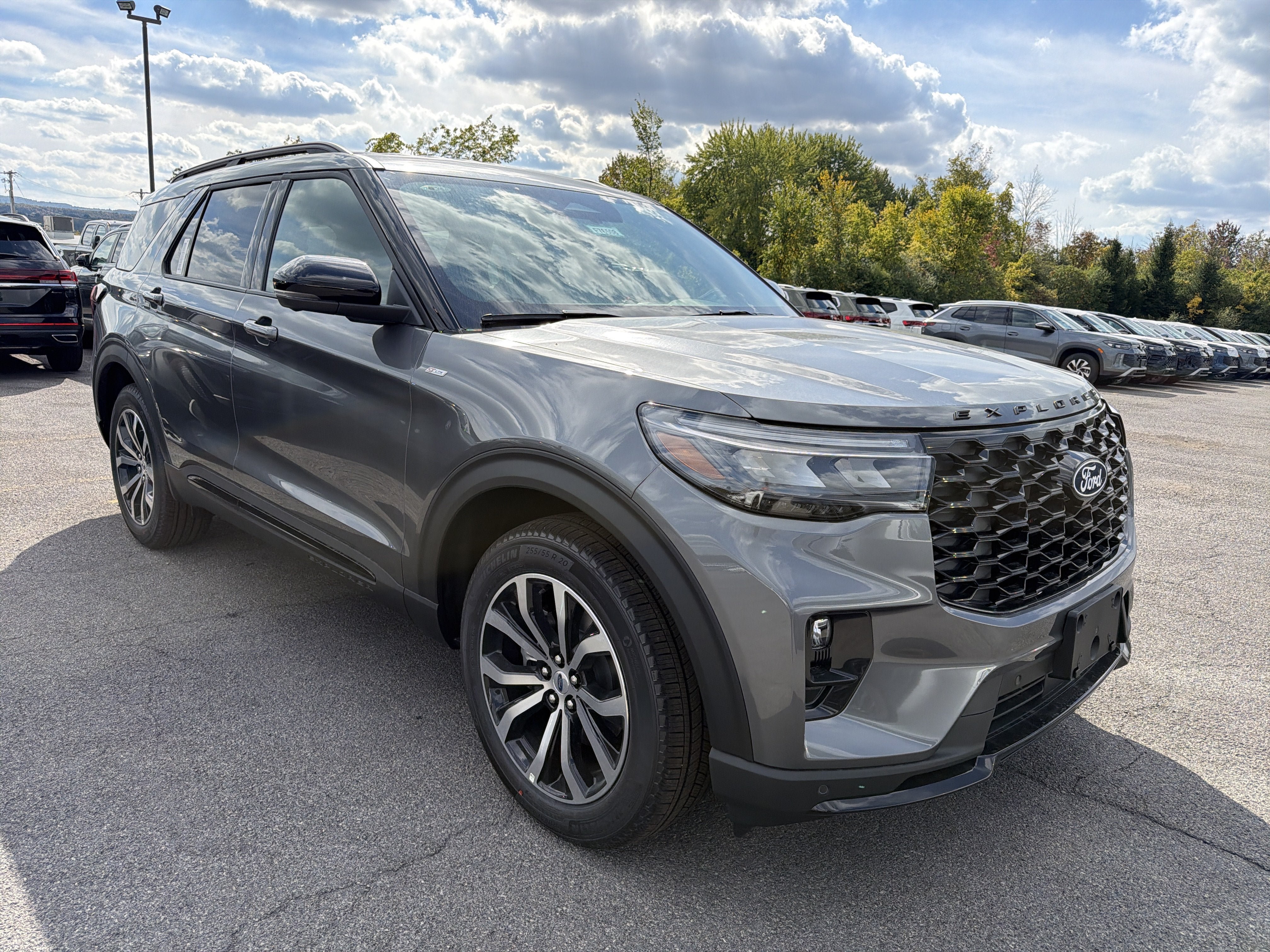 New 2027 Ford Explorer ST-Line AWD/4WD image 2