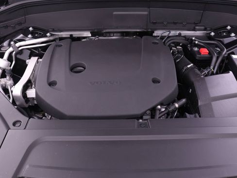 New 2026 Volvo XC90 B6 Plus w/ Protection Package Premier image 17