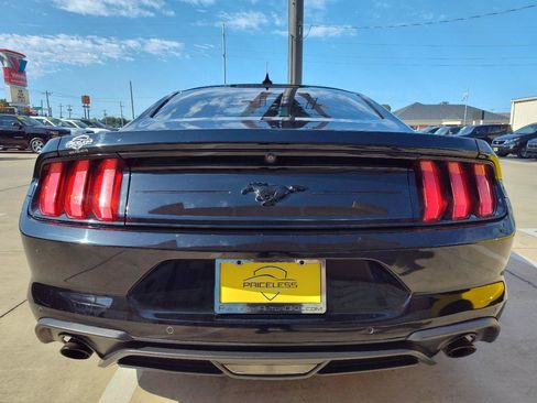 Used 2020 Ford Mustang Coupe w/ Equipment Group 101A RWD image 5