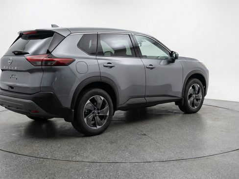 Used 2025 Nissan Rogue SV image 9
