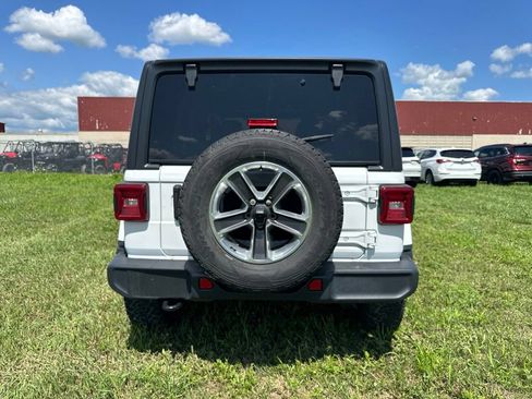 Used 2021 Jeep Wrangler Unlimited Sahara w/ LED Lighting Group AWD/4WD image 10